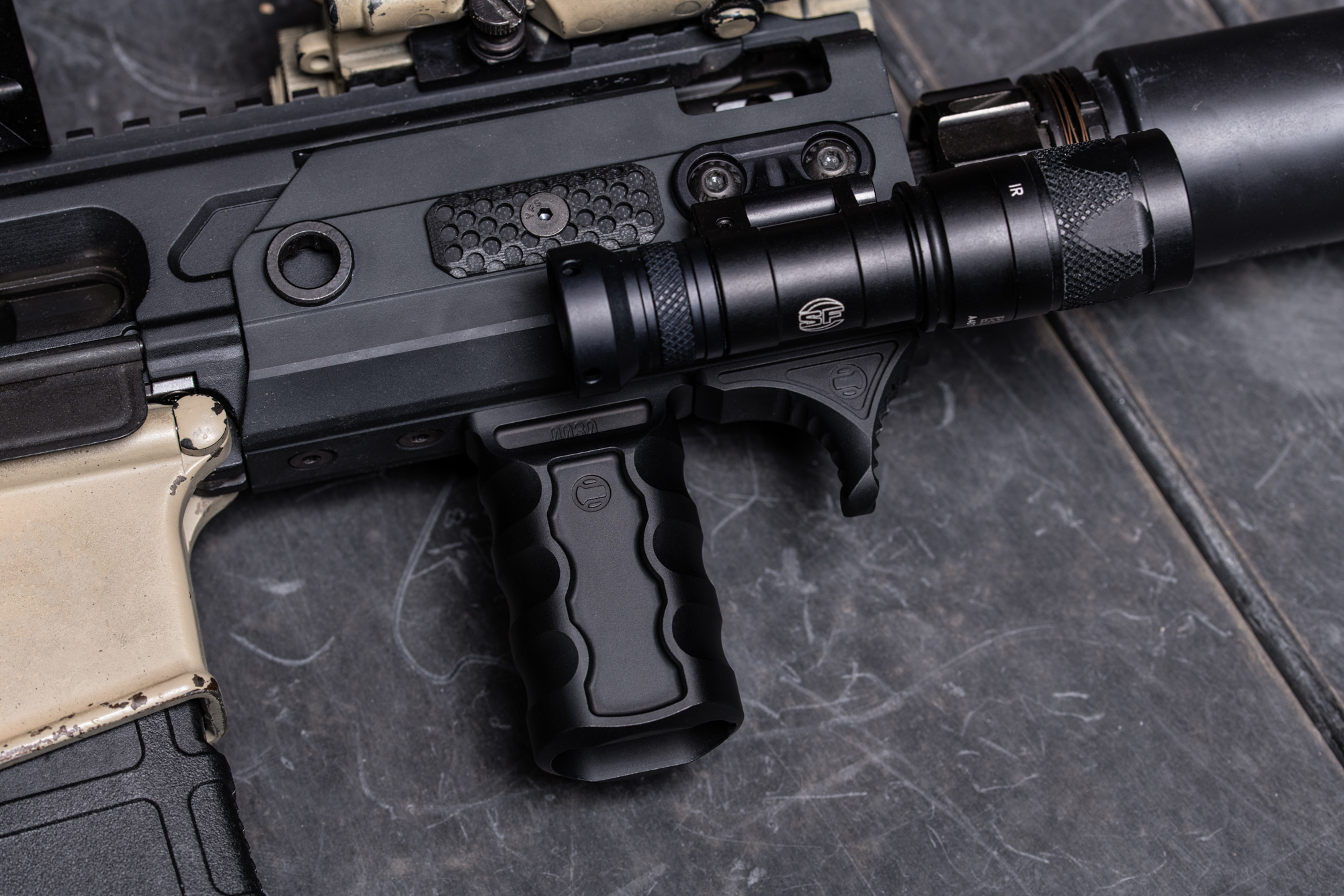 vertical foregrip